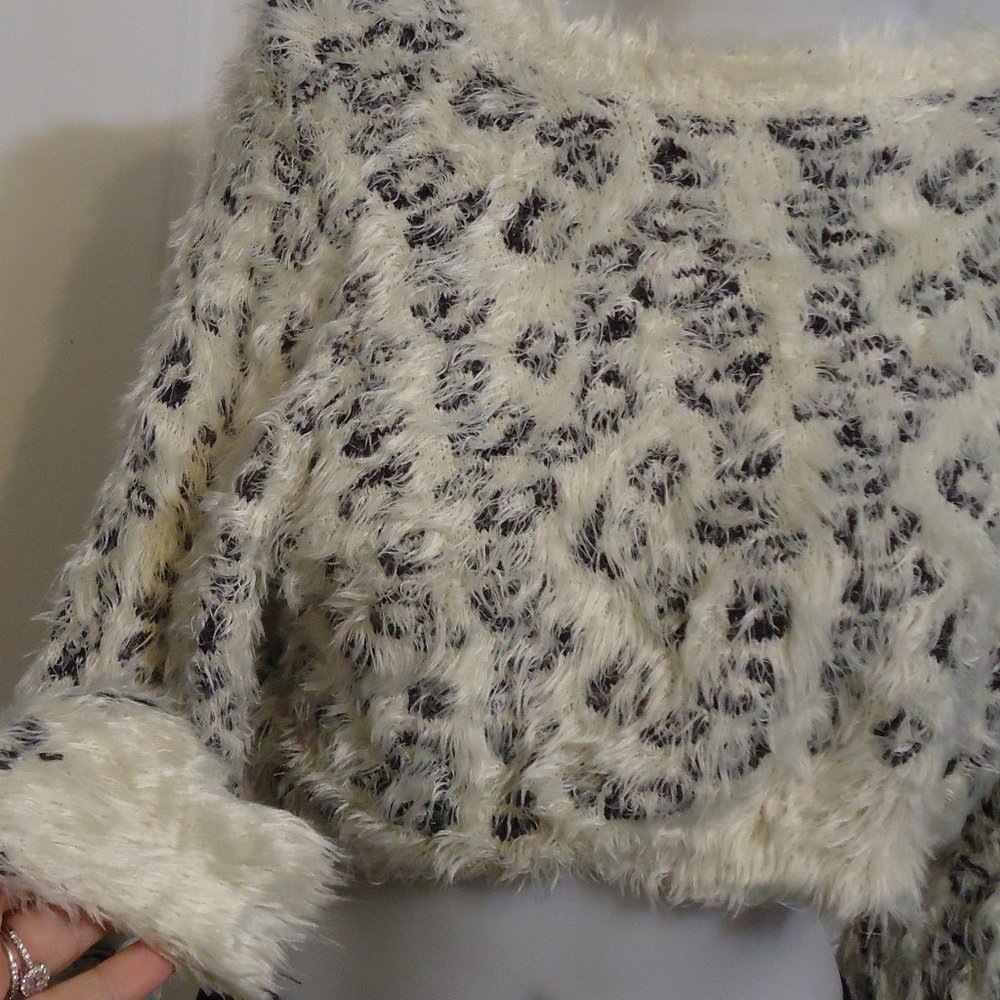 KENDALL & KYLIE Cropped Sweater VHTF - Picture 4 of 7